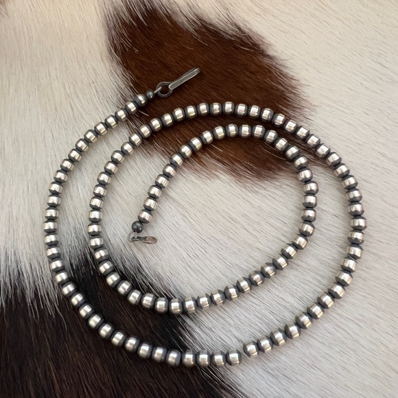 ❤️ 18” 4mm Desert Pearls / Beads Navajo Sterling Silver Necklace USA 9.9G Unisex